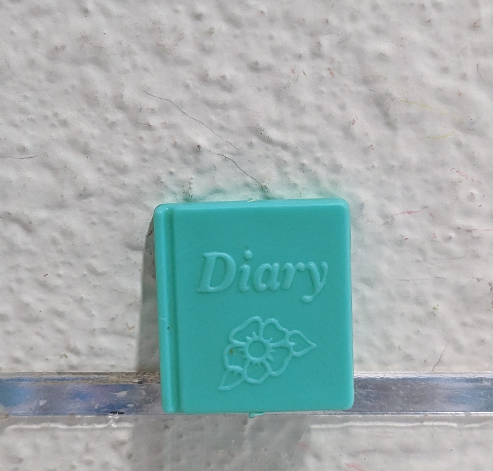 Vintage Barbie Doll Sized Plastic Diary - Picture 7 of 7